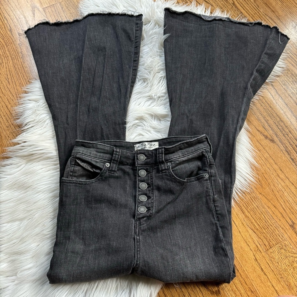 Free People Irreplaceable Flare Jeans – Black – Size 37 - Picture 2 of 10